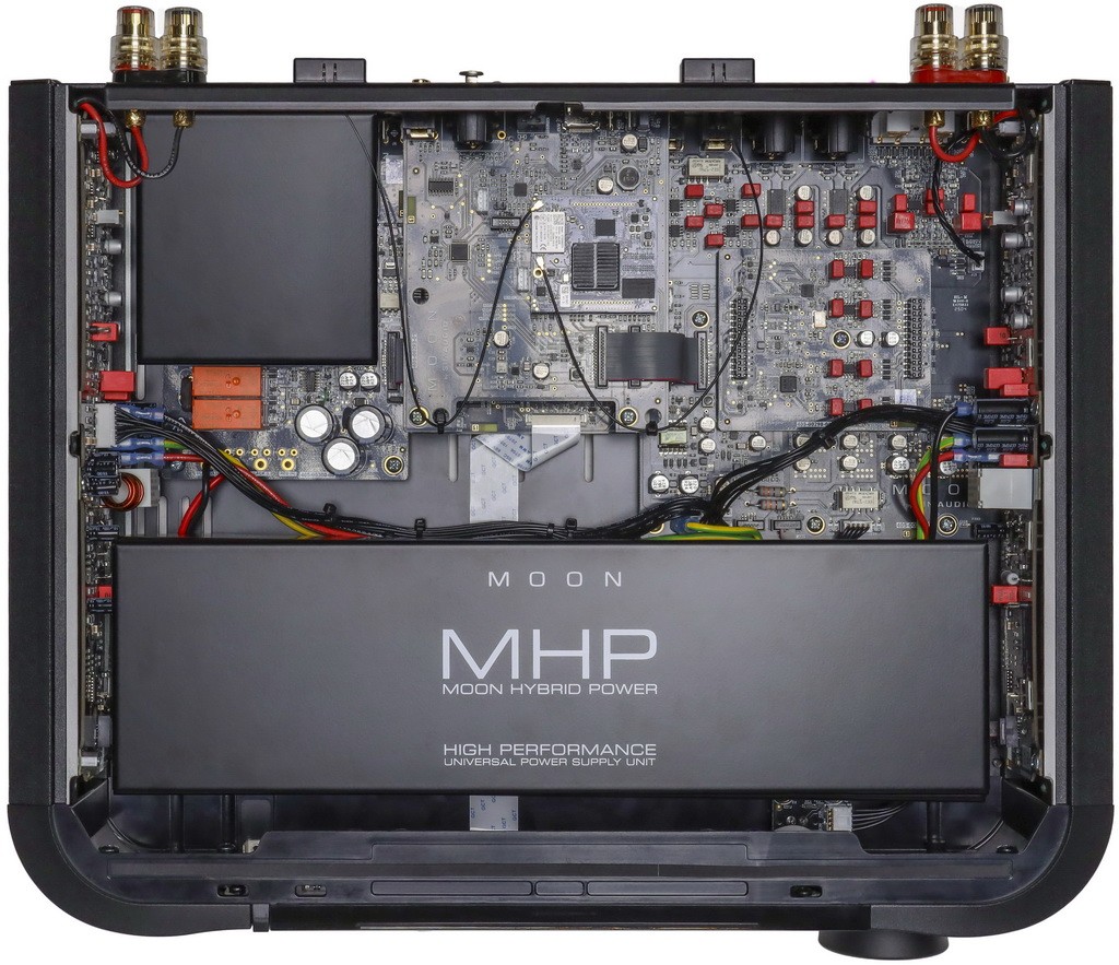 Moon's MDCA (MOON Distortion-Cancelling Amplifier) ​​technology delivers 100 watts into eight ohms and a whopping 200 watts into four ohms. 