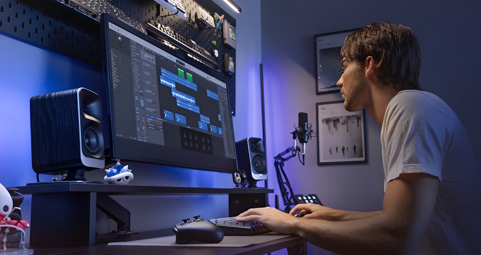 Like its legendary predecessor, the Klipsch ProMedia Lumina is a powerful 2.1-channel system consisting of a pair of powered speakers and a wired subwoofer. 