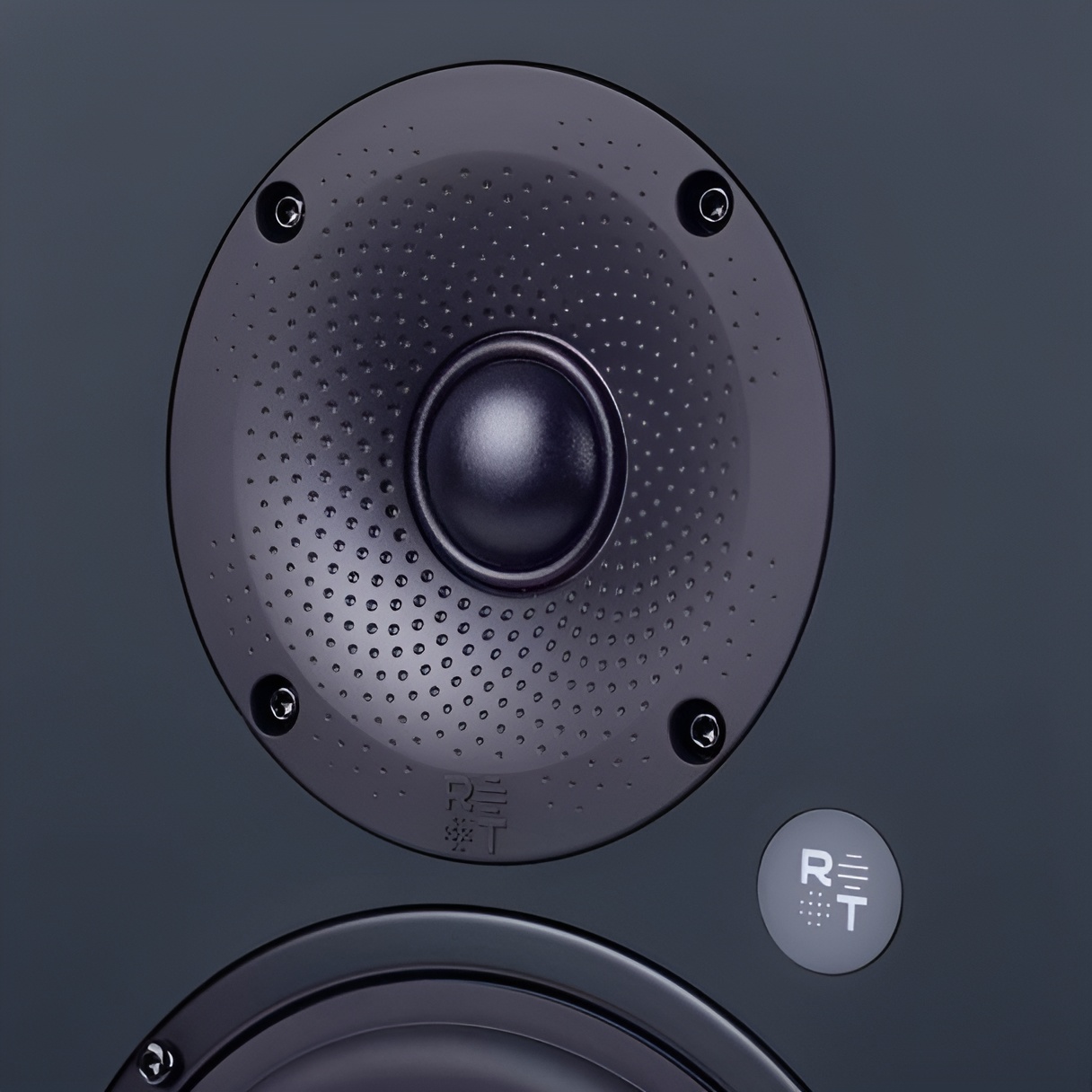 Designed for small studios and desktop setups, the S-20M balances clarity, dynamics, and space-efficient form.