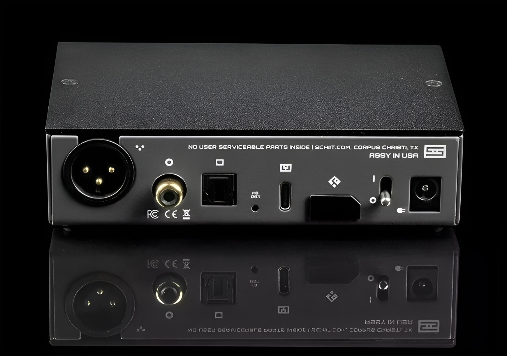 With Unison USB and transformer-isolated outputs, the Eitr 2 focuses on signal integrity and low-noise performance.