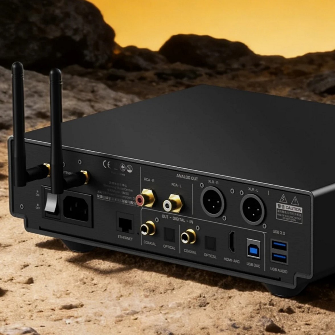 The design utilizes a linear power supply with a 35W toroidal transformer. The analog output is built using OPA1612 operational amplifiers. Control is via a 4.96-inch touchscreen display with a 1080P resolution.