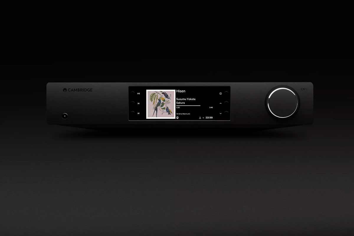 A modern digital hub: CXN100 SE combines HDMI eARC, high-end DAC performance, and seamless streaming.