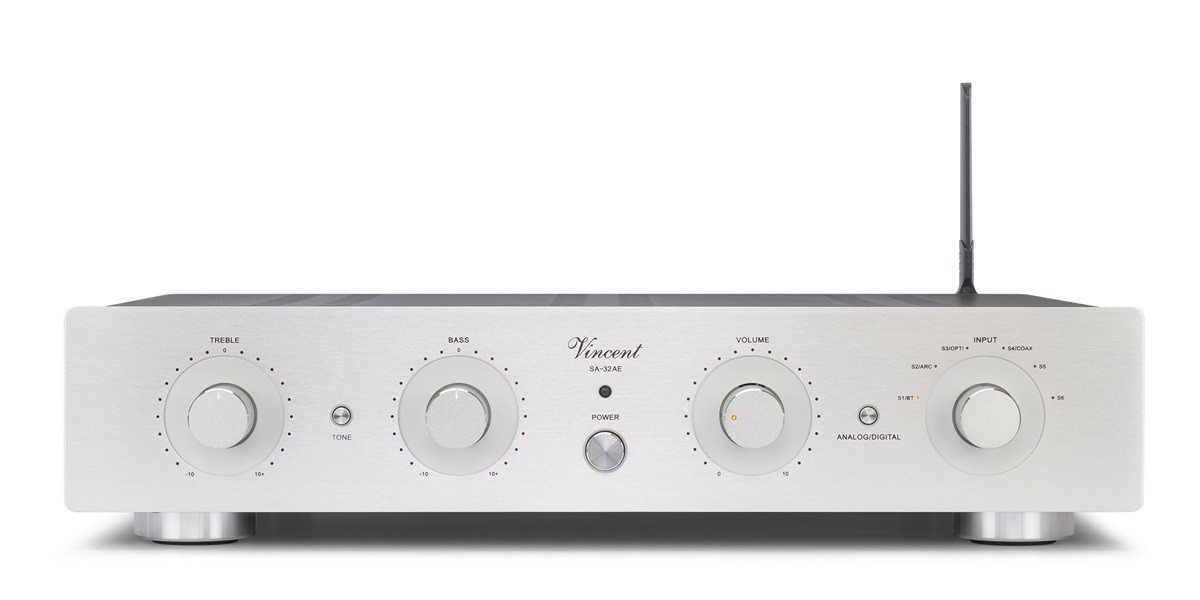 Two 12AU7 tubes sit at the heart of the SA-32 AE's signal path, delivering the warm, enveloping character Vincent has tuned the preamplifier around since the Powerline series began in 1996.