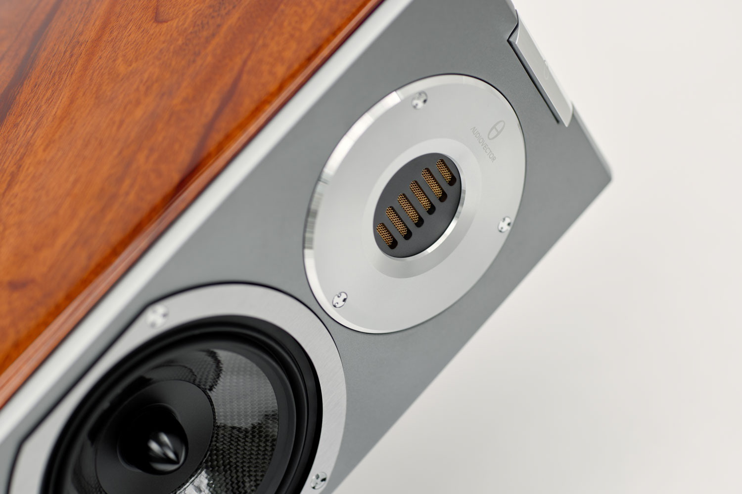 Audiovector R 5 Arreté: High-End Floorstanding Speaker With R10 Technology and AMT Tweeter 9 20260505204110 2026 05