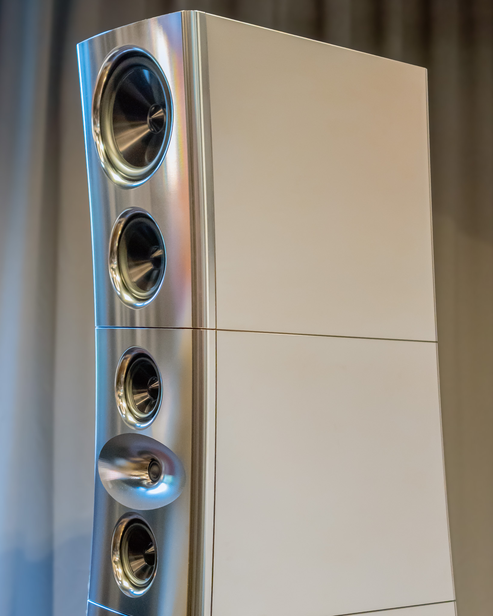 YG Acoustics Titan: The $1 Million Flagship Speaker Built for Ultimate Audiophile Perfection 12 20260507155227 2026 05