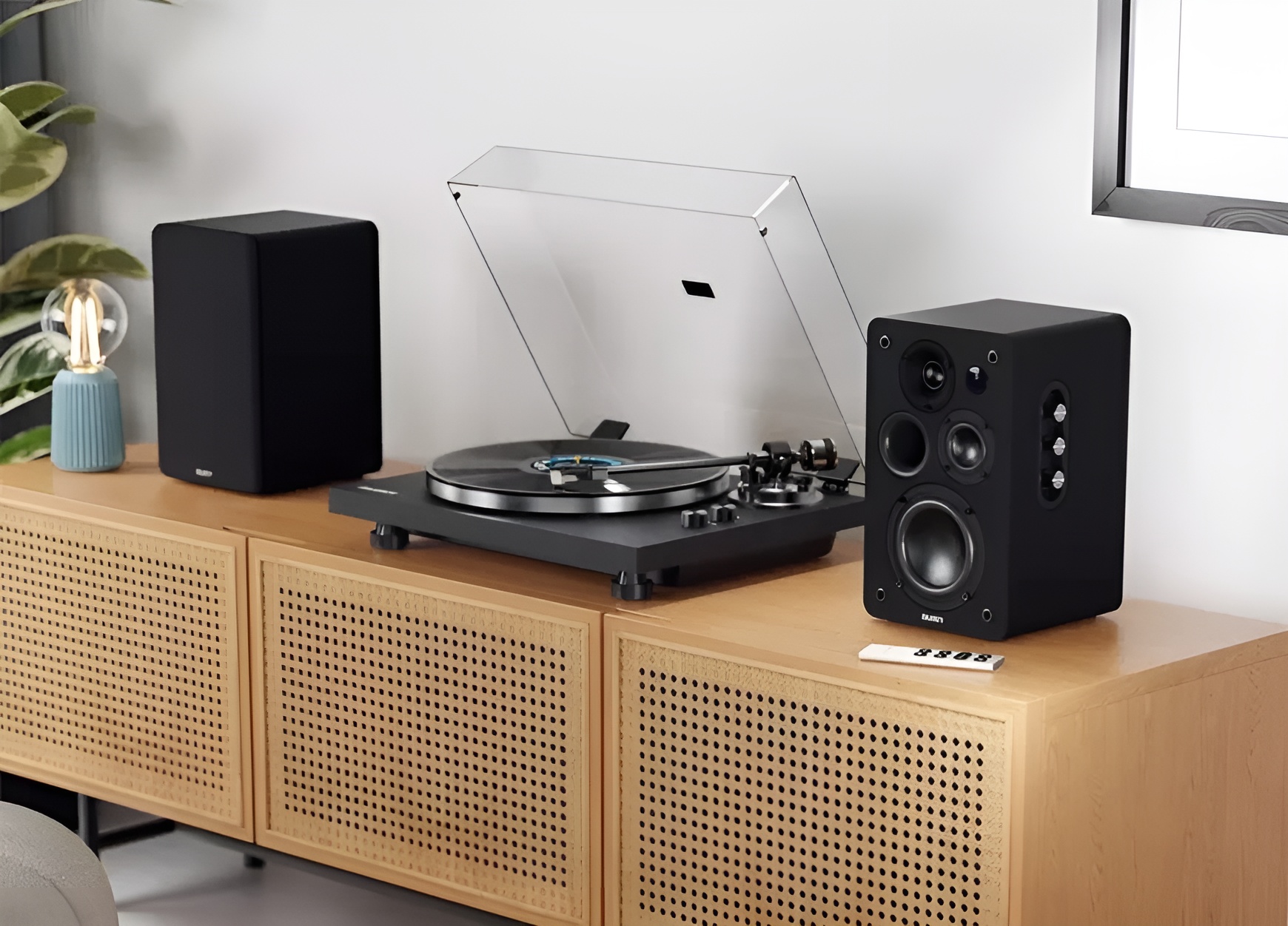 Majority D100X: Wireless Speakers, Entry Level Price, Full System Performance 11 Majority D100X in a desktop setup delivering wireless audio via Bluetooth 5.3 with low latency