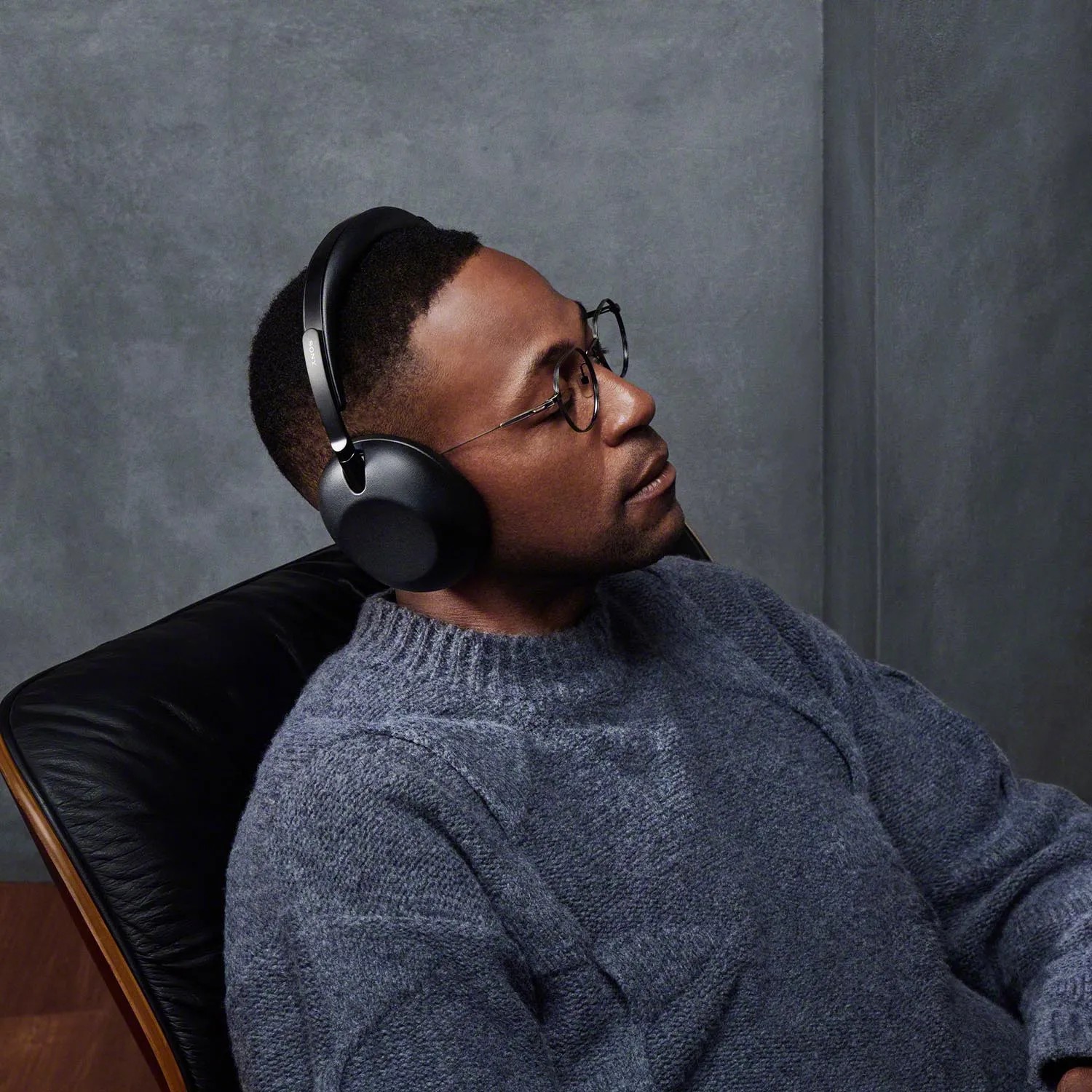 Sony 1000X THE COLLEXION: Luxury Wireless Headphones with Audiophile Ambitions 10 With 12 microphones and the powerful QN3 processor, Sony's flagship headphones create a quieter, more immersive listening experience wherever you go.