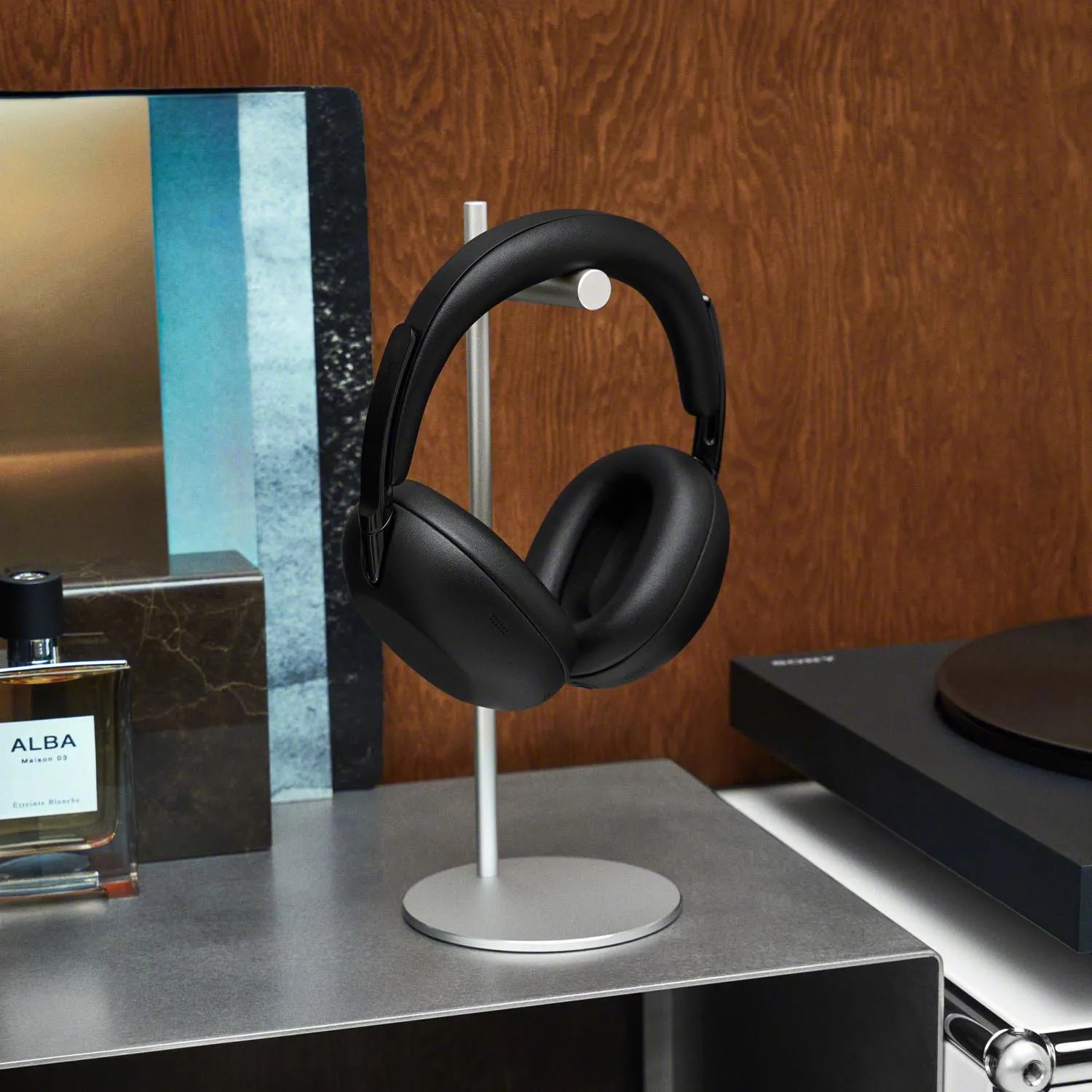 Sony 1000X THE COLLEXION: Luxury Wireless Headphones with Audiophile Ambitions 11 From music and movies to gaming, dedicated 360 Upmix modes help tailor the soundstage for every type of entertainment.