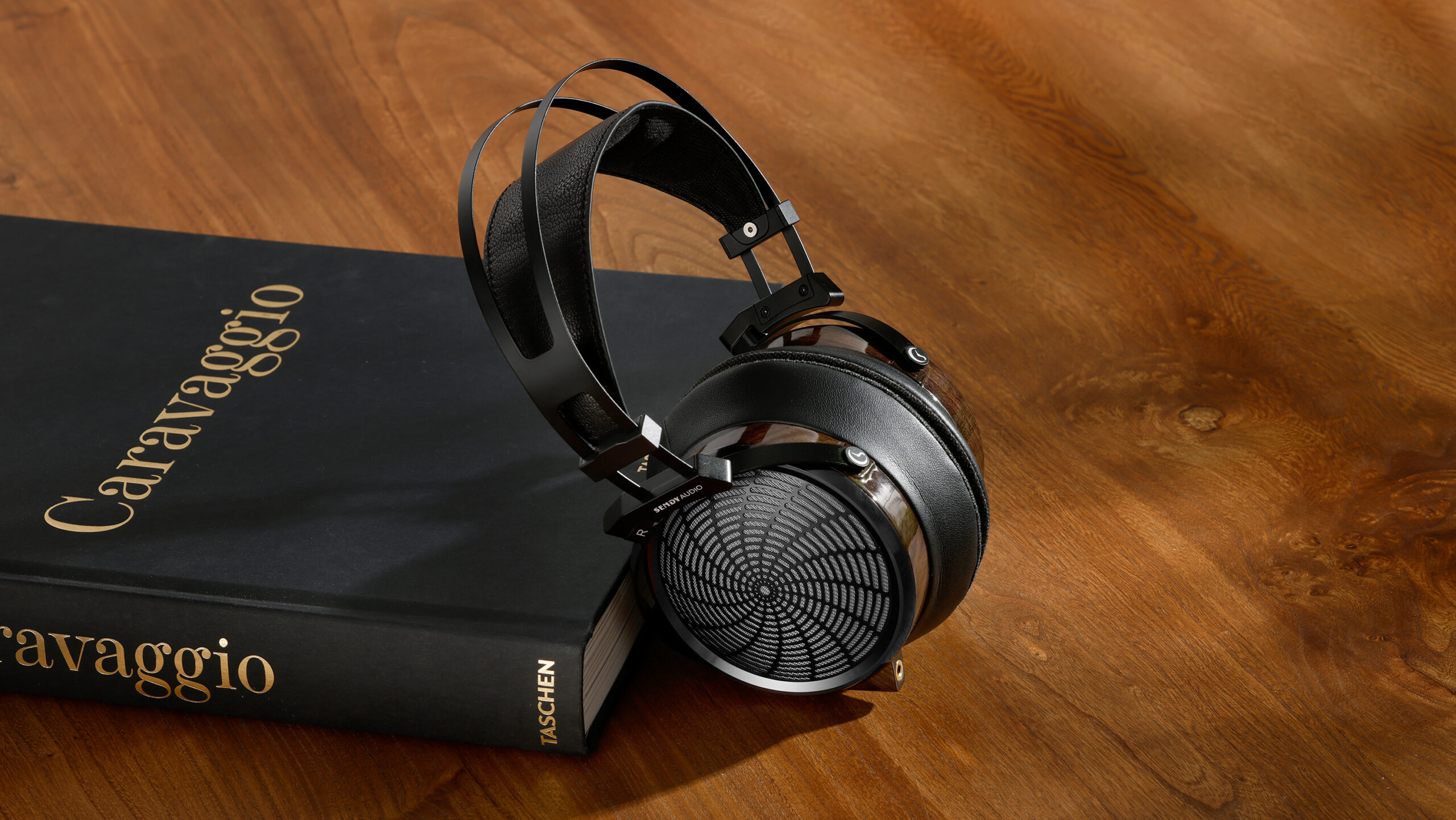 Sendy Audio Apollo PRO: Planar Precision With Lightweight Comfort 8 The Apollo PRO combines a large 78mm planar magnetic driver with a lightweight open-back design aimed at delivering spacious, highly detailed sound.