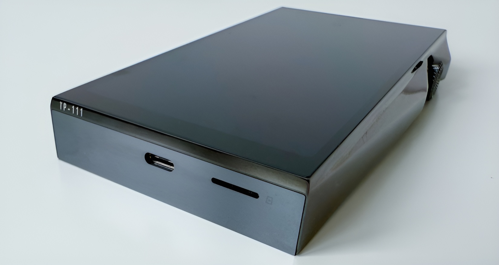 Astell&Kern A&ultima SP4000 Review: The New King of Portable Hi-Fi? 15 Combining luxury construction, cutting-edge audio engineering, and Android streaming support, the A&ultima SP4000 stands as one of the most ambitious portable Hi-Fi players ever released.